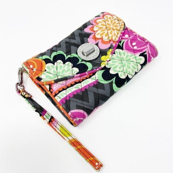VERA BRADLEY | Quilted Chevron Floral Bright Wristlet Wallet - Picture 1 of 12